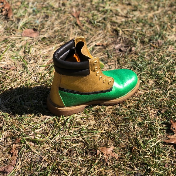 Timberlands - Picture 2 of 2